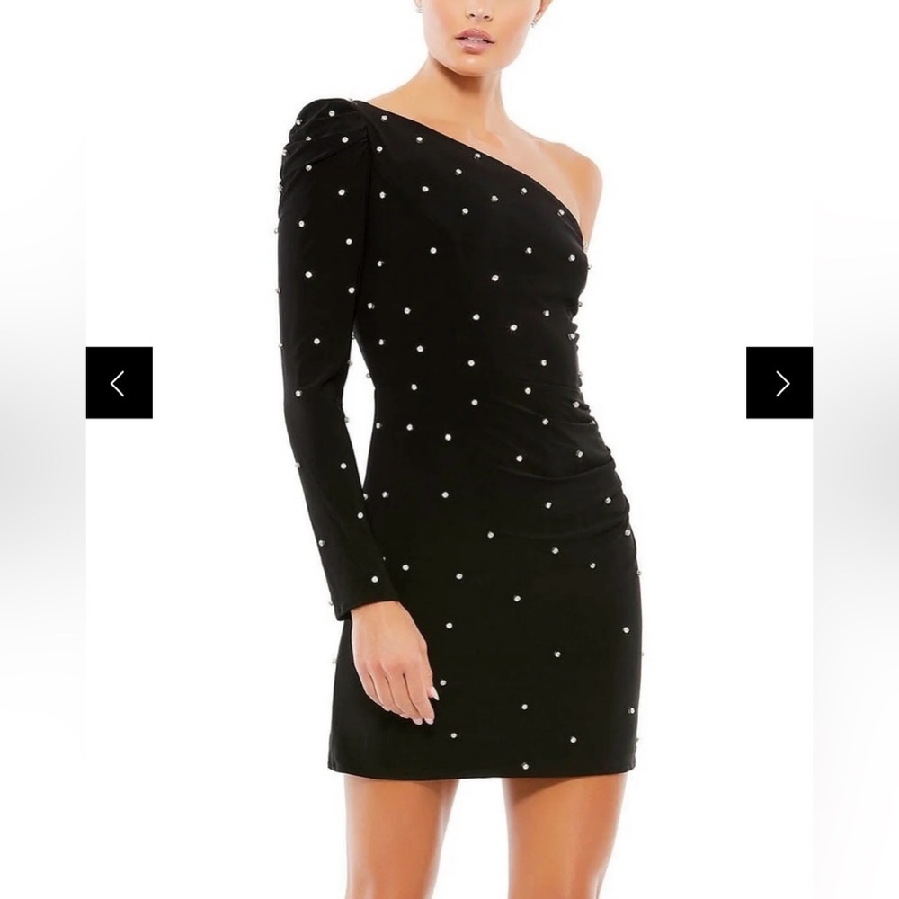 Elegant Black One-Shoulder Dress Mac Duggal
